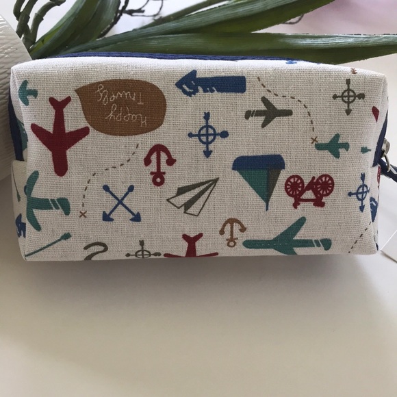 Cosmetic/Travel Pouch - Picture 7 of 8